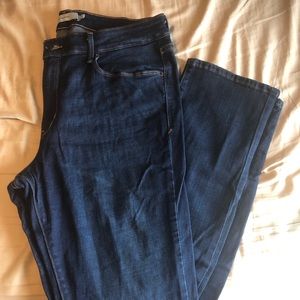 Levi mid rise skinny jeans- Medium Blue